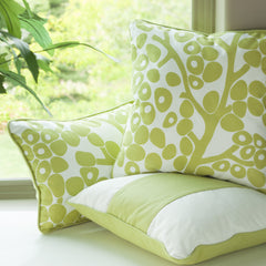 Oilo Modern Berries Pillow