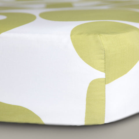 Oilo Large Berries Crib Sheet - Spring Green